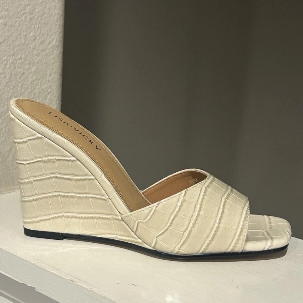 Lisa Vicky Sandals - Picture 5 of 7